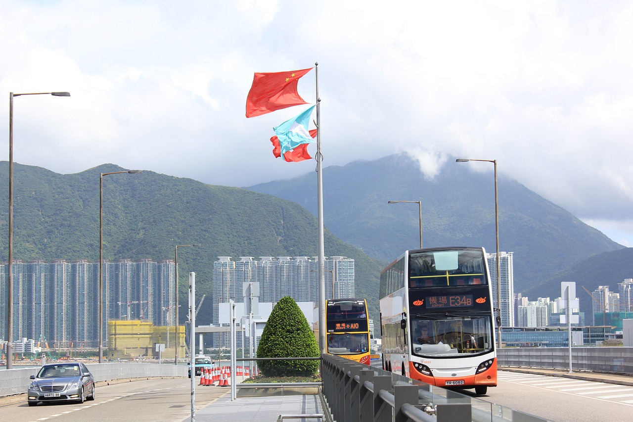 廣東省旅游運(yùn)輸公司，旅游與運(yùn)輸?shù)耐昝澜Y(jié)合